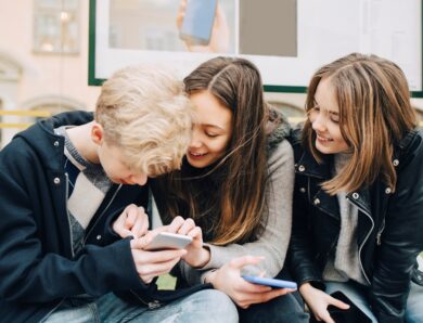 Німеччина обговорює обмеження соцмереж для дітей