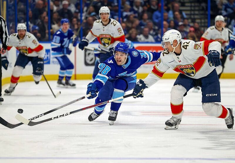 НХЛ: Тампа, Кароліна та Вегас святкують перемоги