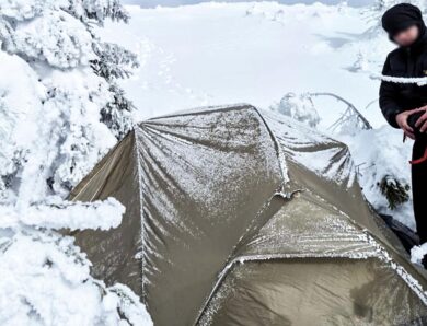 Ночівля в горах: у Карпатах врятували молоду пару
