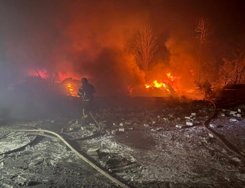 Обстрілом пошкоджено котельню у Лозовій, тисячі людей без тепла і води