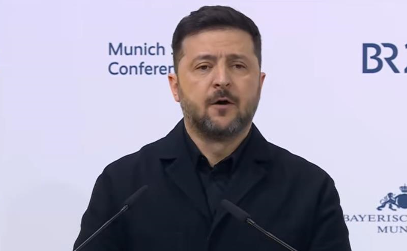 Орбан думає, як відростити живіт, а не армію – Зеленський