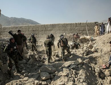 Пакистан завдав ударів по Афганістану, оголосивши “відкриту війну”