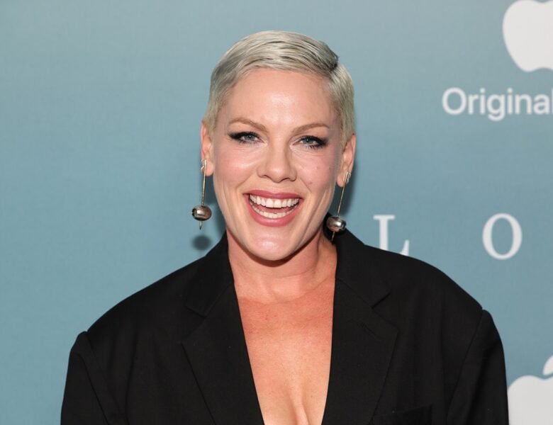 Pink із гумором відповіла на чутки про розлучення з чоловіком