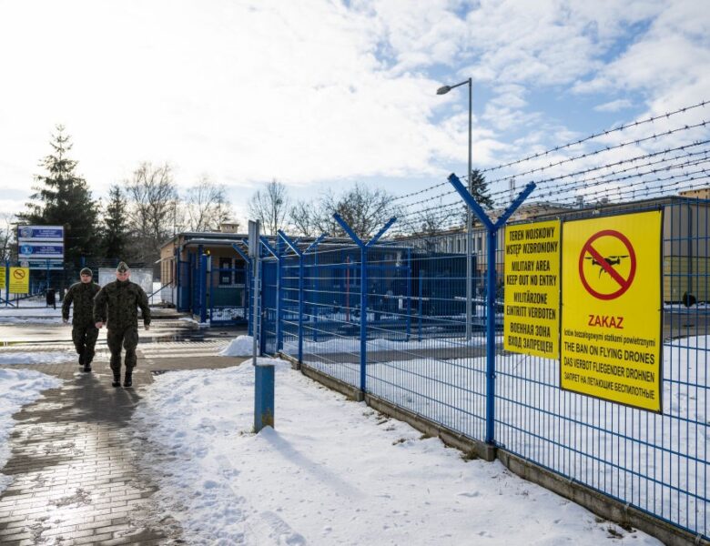 Польща заборонила в&rsquo;їзд на військові об&rsquo;єкти на китайських авто