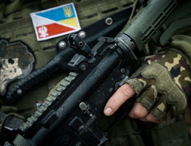 Поляків, які воюють за Україну, звільнили від кримінального покарання