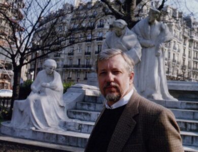 Помер відомий фантаст автор Гіперіона Ден Сімонс