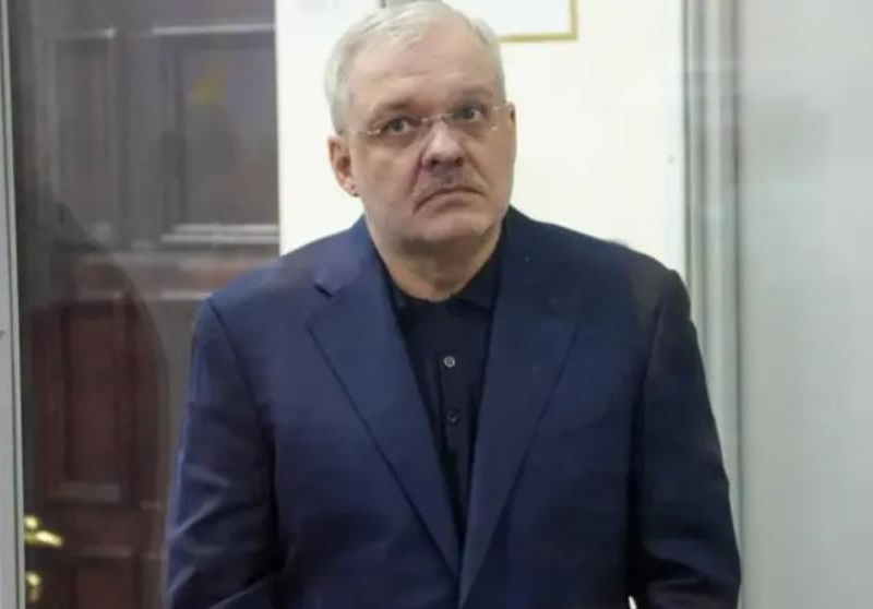 Понад $12 млн для родини та офшори: стали відомі корупційні схеми Галущенка