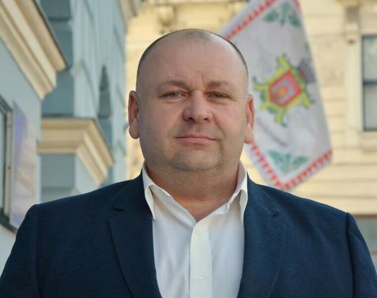 Посадовець Чернівців у списку порушників НАЗК Ігор Крохмаль поєднував мерію з бізнесом та отримував мільйонні дарунки