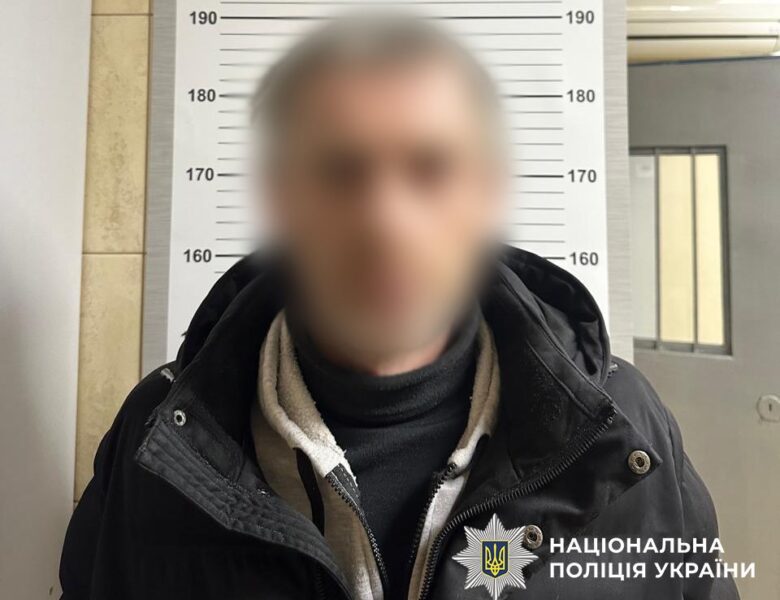 Працівники автомийки у Києві “обчистили” клієнтку під час тривоги