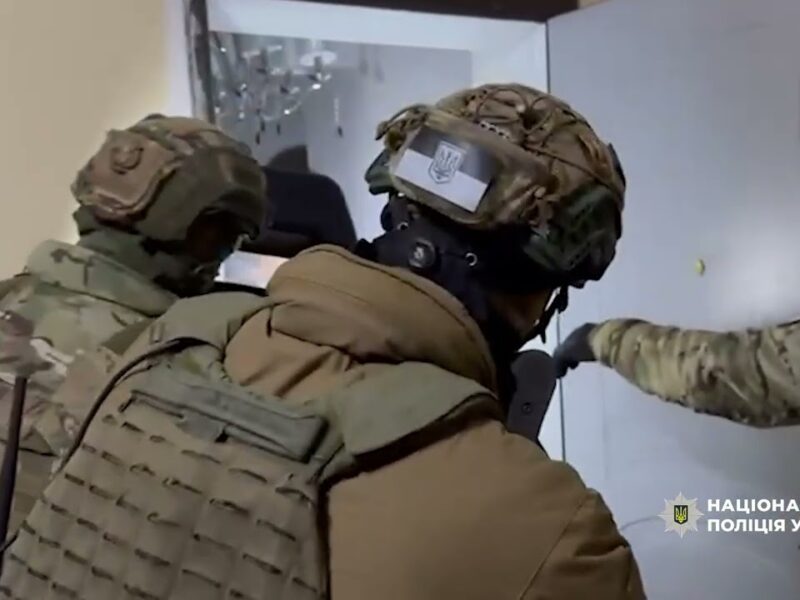 Нацполіція затримала членів наркоугруповання та вилучила наркотиків на 5 млн грн