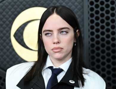 Республіканський сенатор вимагає забрати у Біллі Айліш Ґреммі