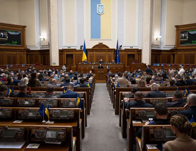 Робота Ради зупинилась. Масове отруєння депутатів