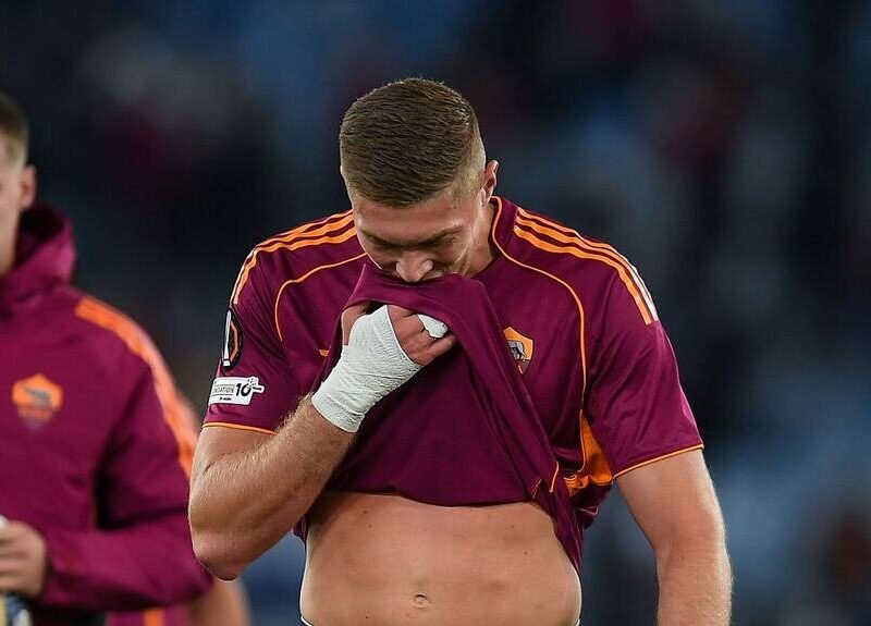 Рома планує виключити Довбика із заявки