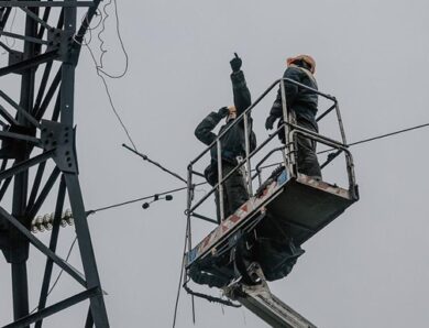 Росіяни обстріляли критичну інфраструктуру Запоріжжя, є знеструмлення