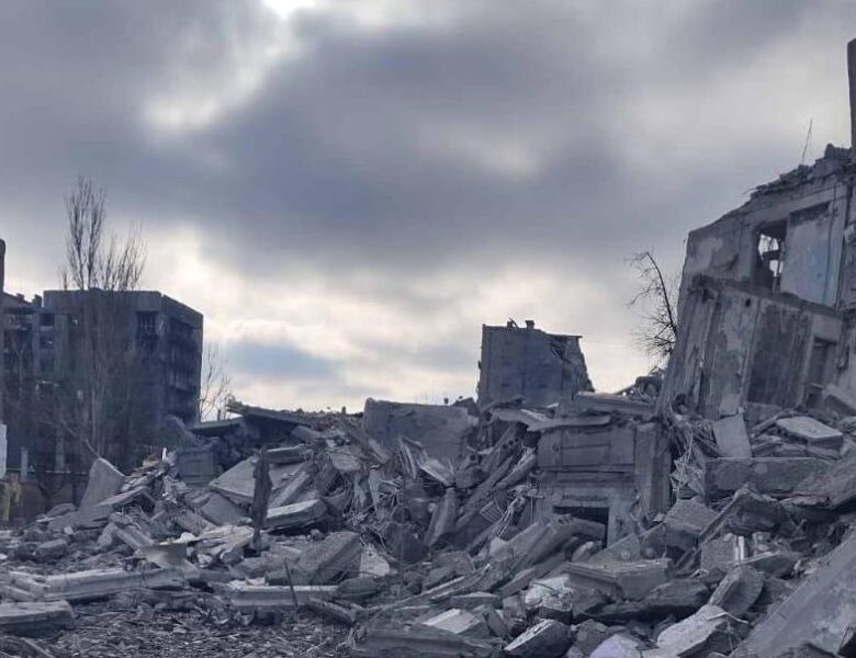 Росіяни скинули ФАБи на багатоповерхівки у Костянтинівці