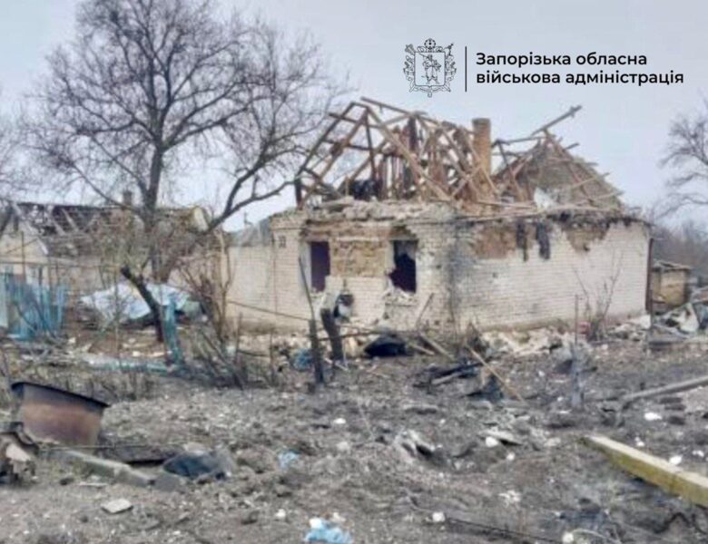 Росіяни вдарили КАБами по селищу на Запоріжжі