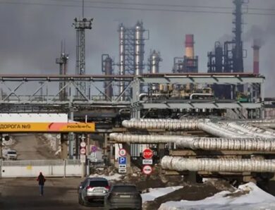 Росстат заявив про падіння майже всіх галузей промисловості