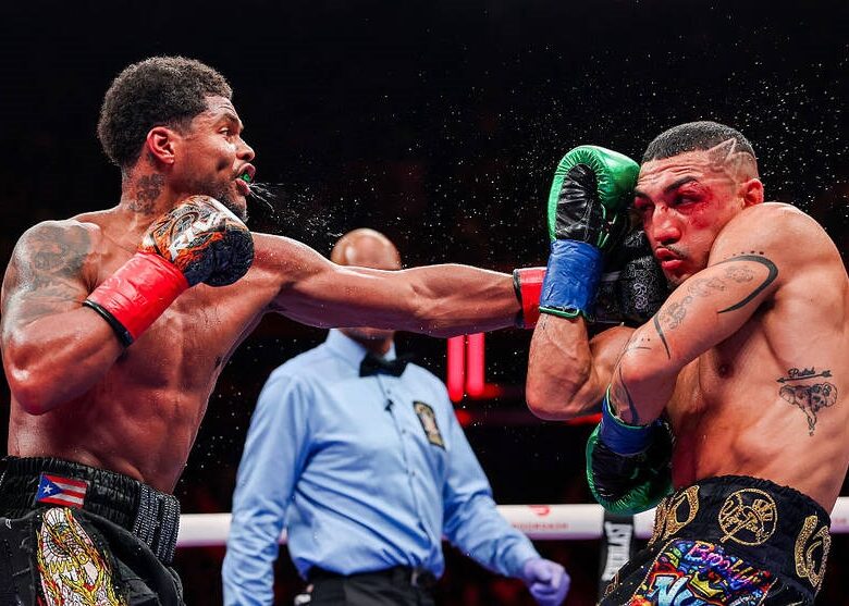 Шакур впевнено переміг Теофімо і забрав титул у першій напівсередній вазі