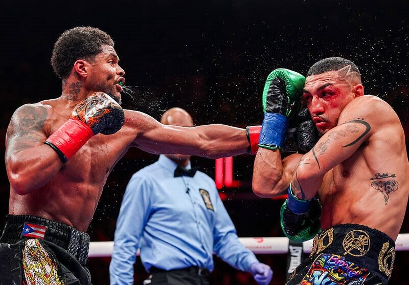 Шакур впевнено переміг Теофімо і забрав титул у першій напівсередній вазі