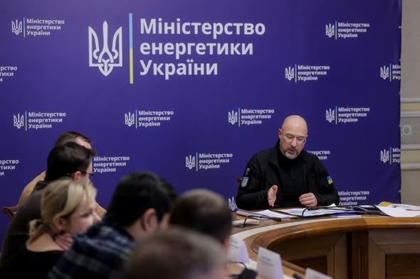 Шмигаль анонсував складні графіки відключень