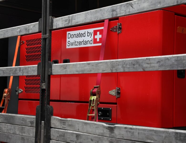 Швейцарія відправила Україні партію енергообладнання