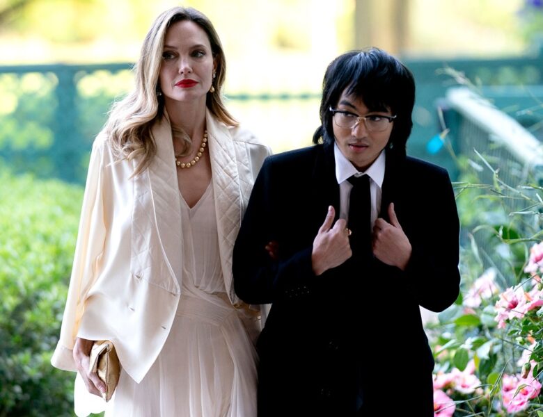 Син Джолі й Пітта відмовився від прізвища зіркового батька