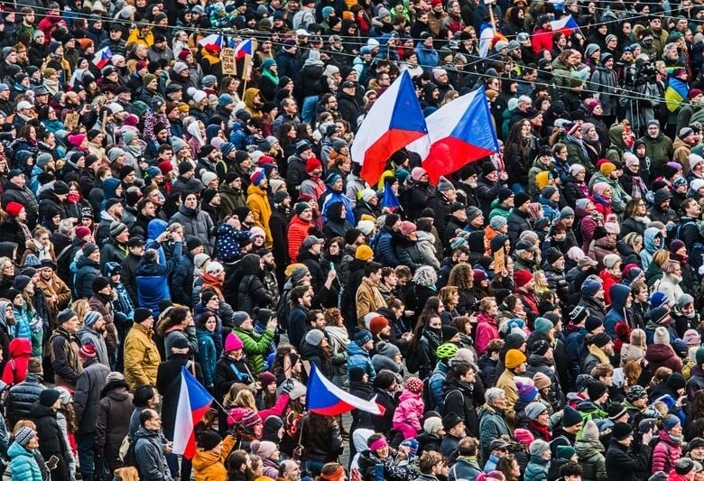 Скандал у Чехії: на підтримку президента пройшли масові акції протесту