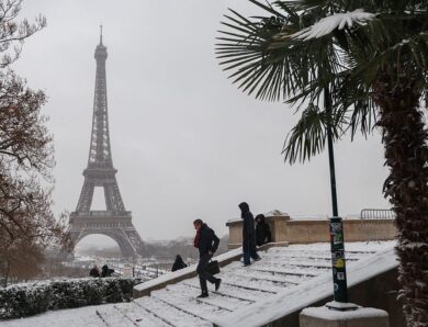 Снігопад у Парижі призвів до скасування рейсів