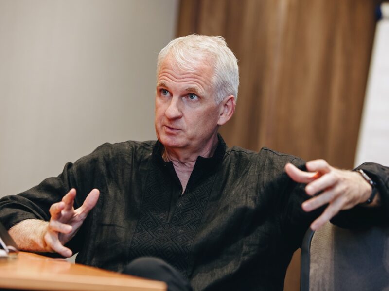 Тімоті Снайдер закликав світ припинити фінансувати війну Росії