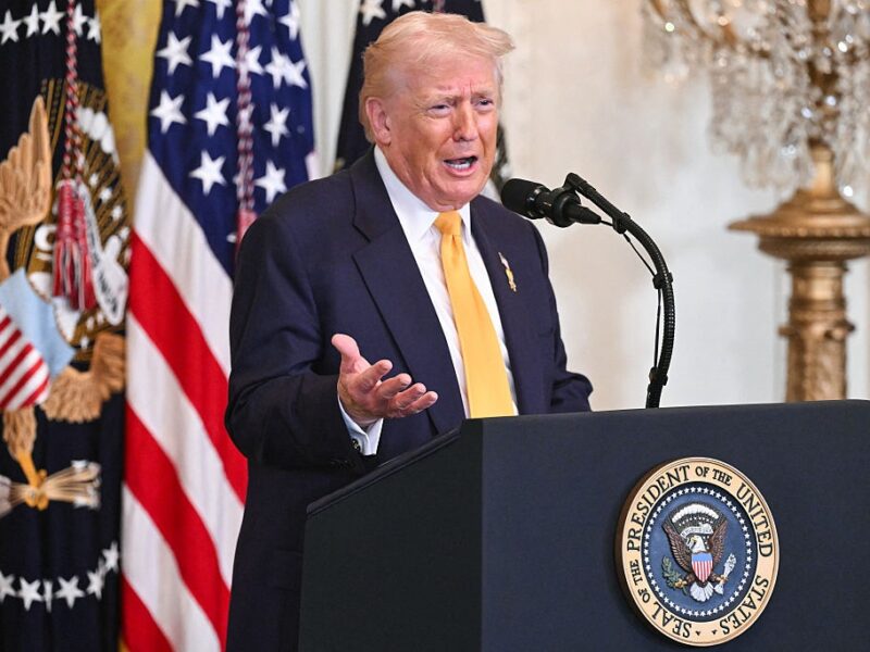 Трамп анонсував жорсткіші мита у відповідь на рішення Верховного суду США