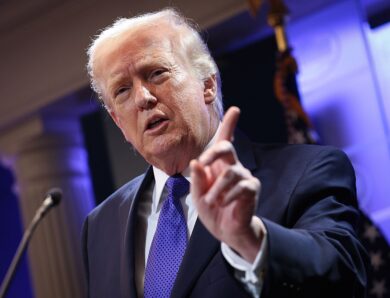 Трамп підвищив глобальні тарифи з 10% до 15%