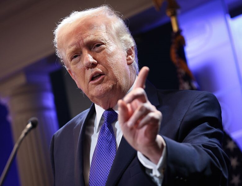 Трамп підвищив глобальні тарифи з 10% до 15%