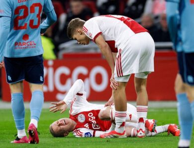 Тренер Аякса прокоментував стан Зінченка