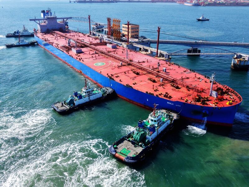 Ціни на нафту впали на тлі переговорів США з Іраном