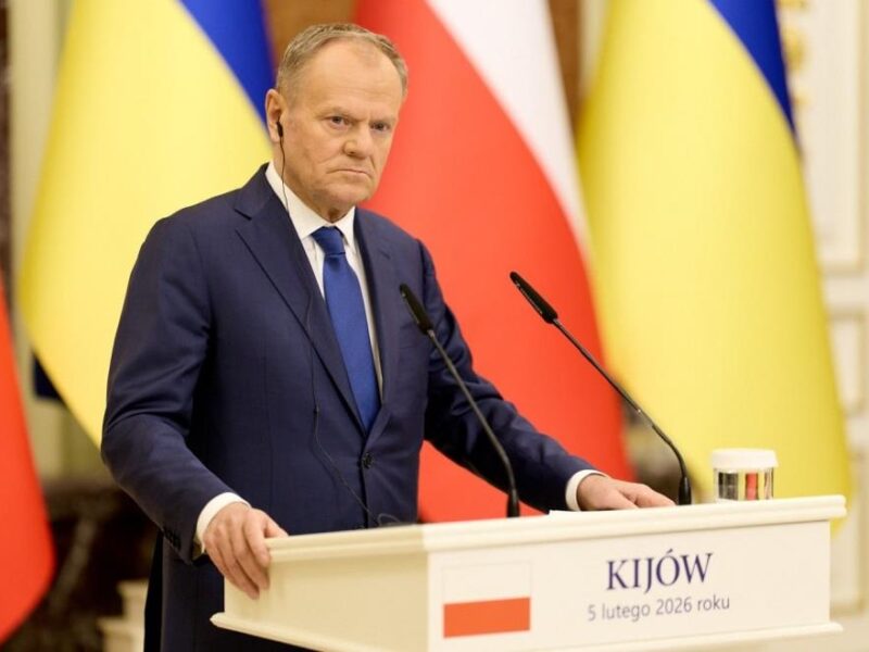 Туск розповів про нові пакети зброї для України