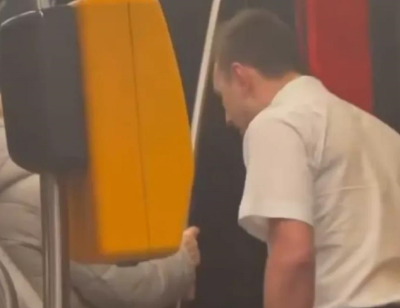 У Чехії покарали водія трамвая, який вигнав із салону українців з дитиною