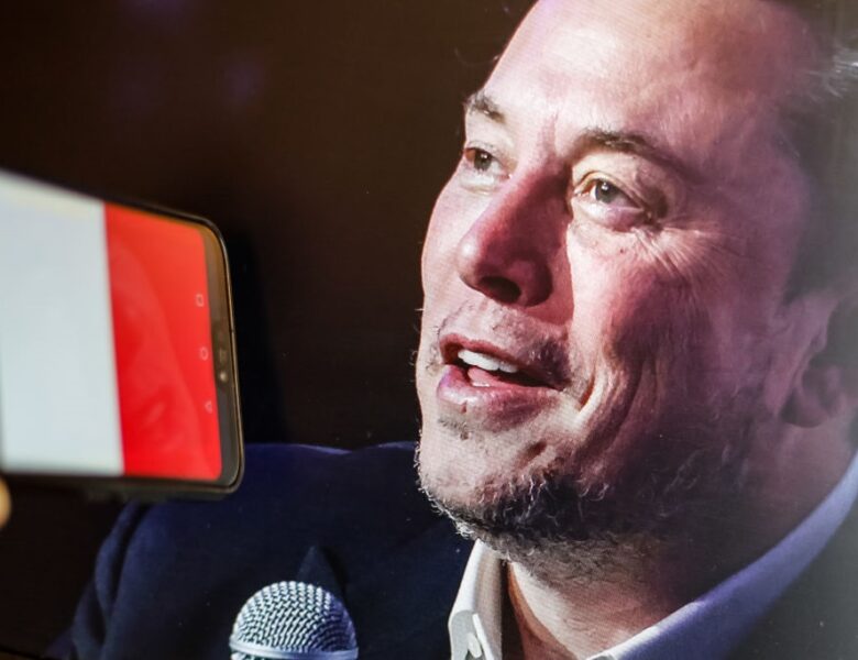 У Франції пройшли обшуки в офісах соцмережі Х