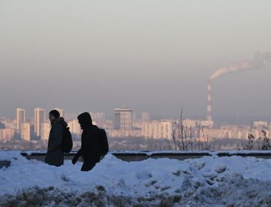 У Києві почали повертати тепло в будинки після попередніх атак РФ