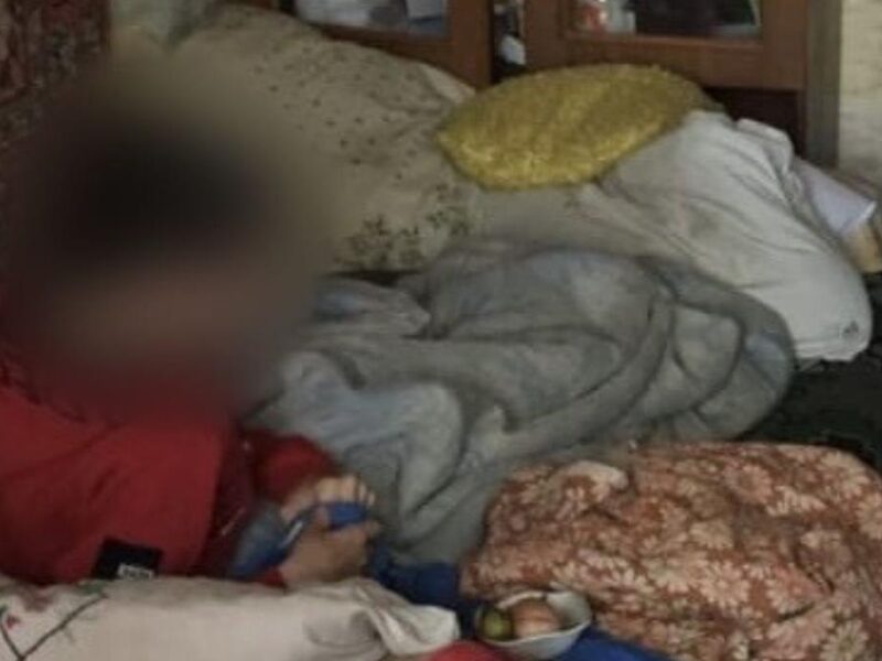 У Києві жінка на два тижні покинула сина у квартирі без їжі та води