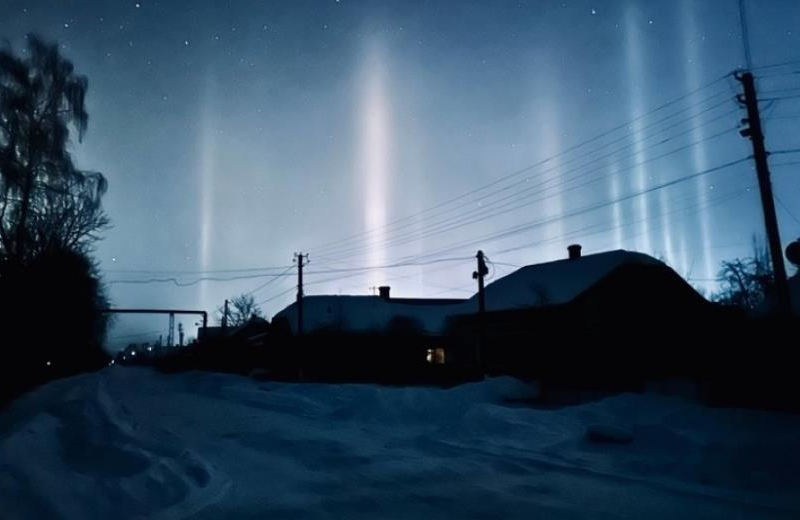 У небі над Тернопільщиною зафіксували “світлові стовпи”