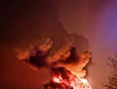 У РФ після атаки палає резервуар з нафтопродуктами