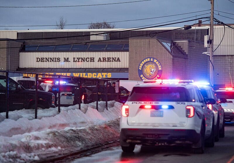 У США на шкільному матчі чоловік розстріляв сім’ю