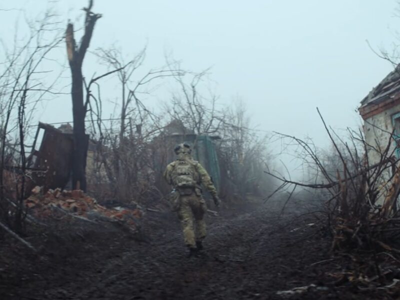 U2 презентували фільм на пісню Yours Eternally з бійцями Хартії