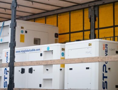 Україна отримала від Азербайджану 11 генераторів