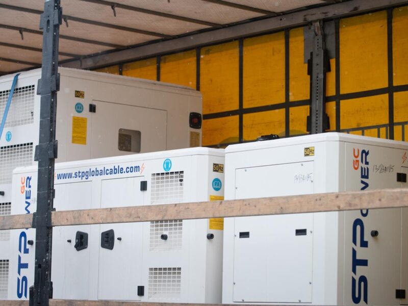 Україна отримала від Азербайджану 11 генераторів