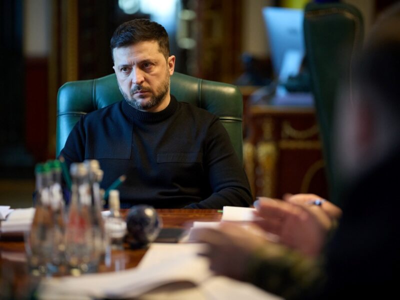 Україна продовжила санкції проти Фірташа і Козака