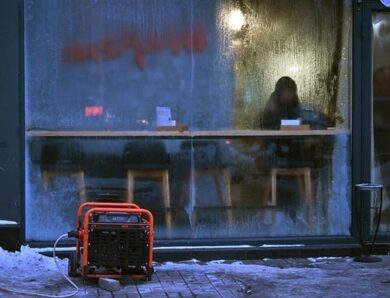 Українцям цілодобово вимикатимуть світло в суботу