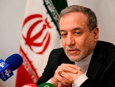 В Ірані заявили, що готові до війни зі США, але сподівається на угоду