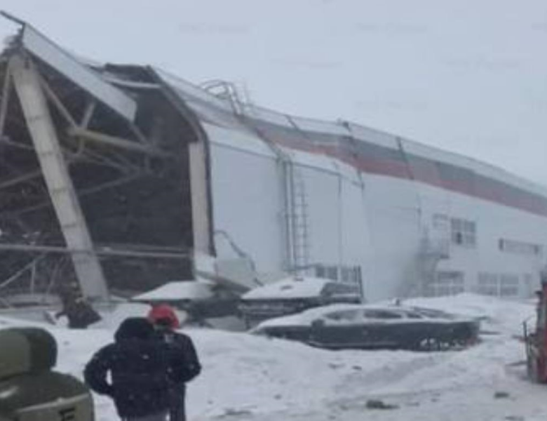 В РФ обвалився дах на автопідприємстві: є потерпілі