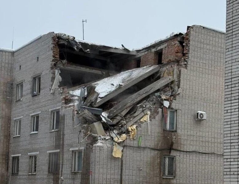 В РФ стався вибух у військовій комендатурі: рухнули два поверхи, є жертви